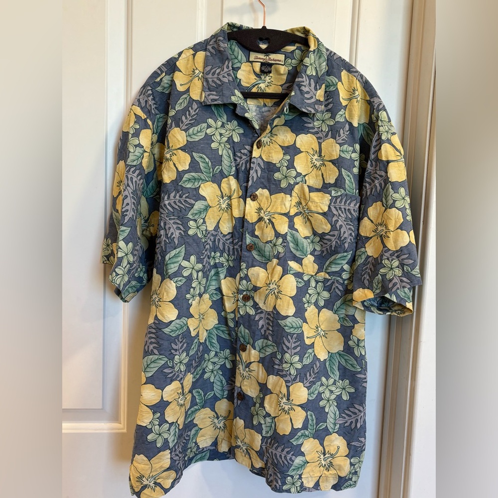 Tommy Bahama Silk Hawaiian Shirt L Yellow Floral Hibiscus Print